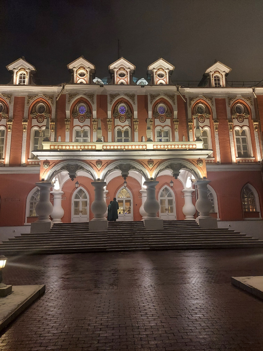 Петровский путевой дворец