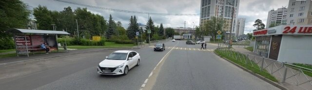    Злополучный пешеходный переход. Светофора нет, слева школа, дети постоянно ходят по этой зебре, рискуя собой. Фото:  АиФ/ Садыков Данил