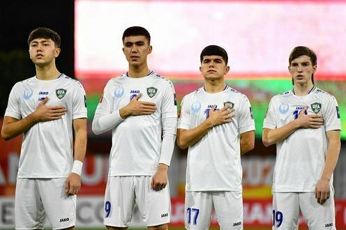 Футболисты юношеской сборной Узбекистана. Фото пресс-службы АФУ