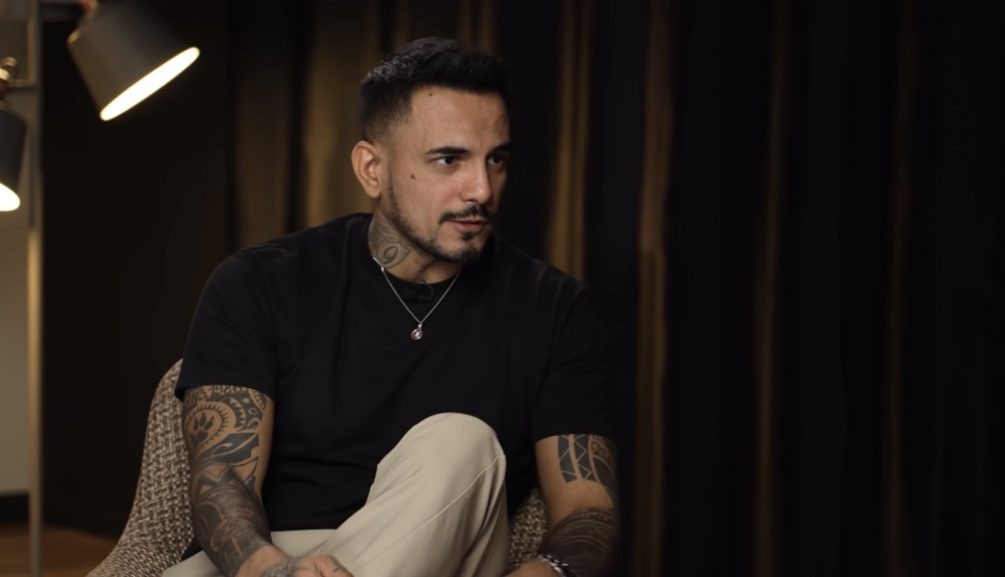   Кадр из видео «50 вопросов», VK