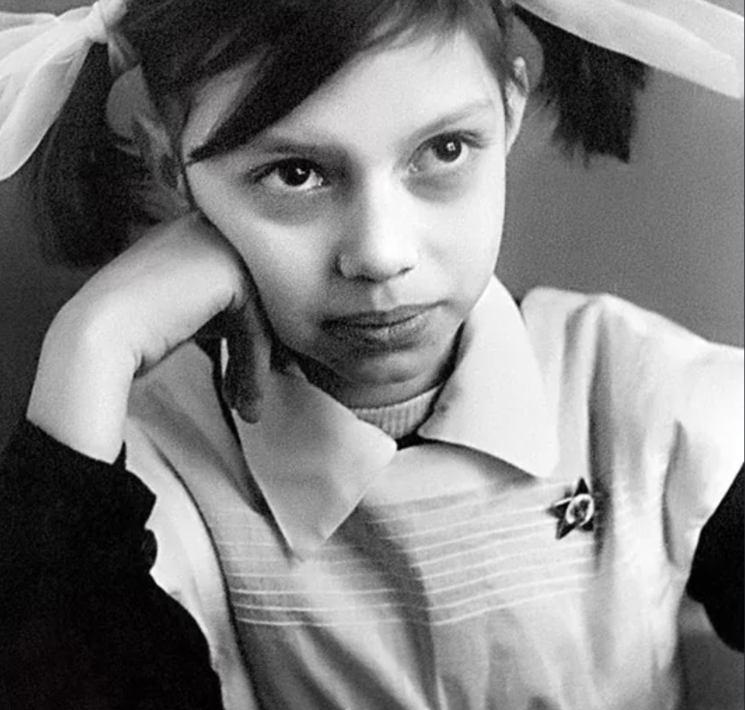 Елена в детстве