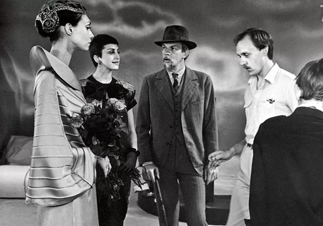 Кадр из фильма "Гостья из будущего"