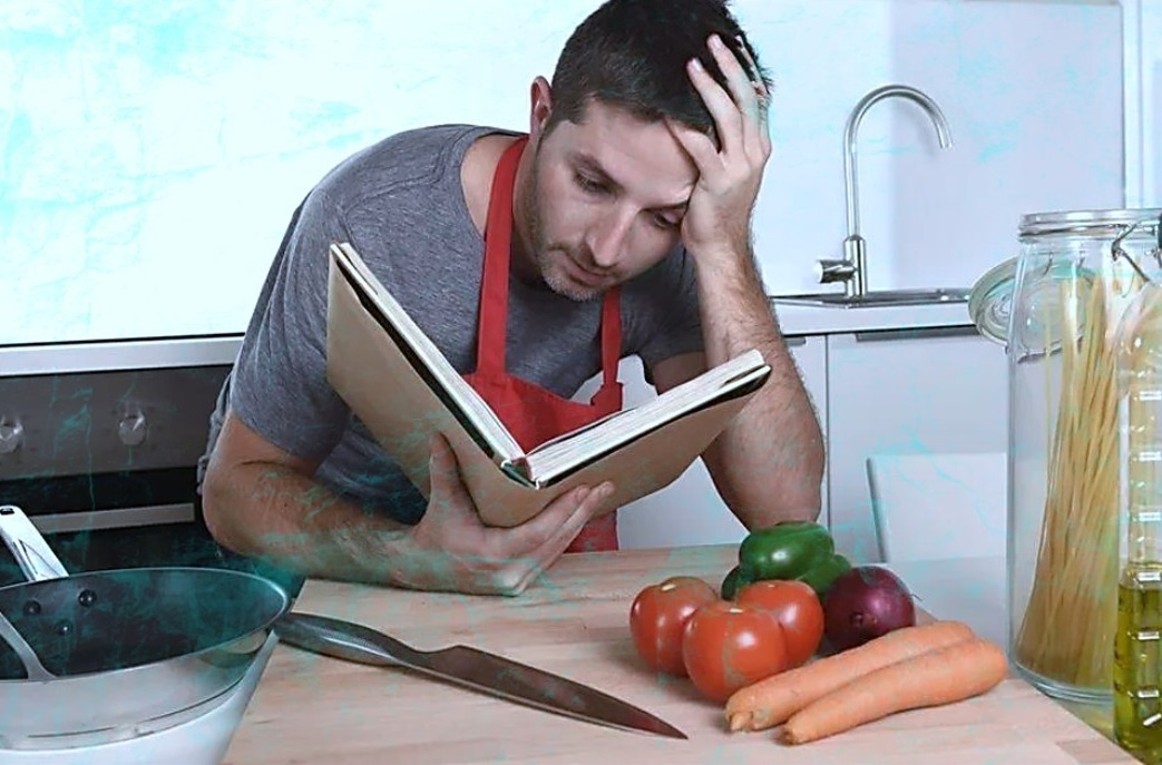 Девушки не готовят и не убираются, мужчины против. Современные отношения – это партнерство, а не бесплатная работа по дому.