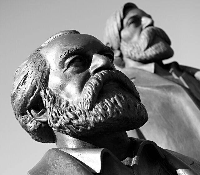 Авторы Манифеста – Карл Маркс и Фридрих Энгельс (Фото: Dmitry Agafontsev, по лицензии Shutterstock.com)