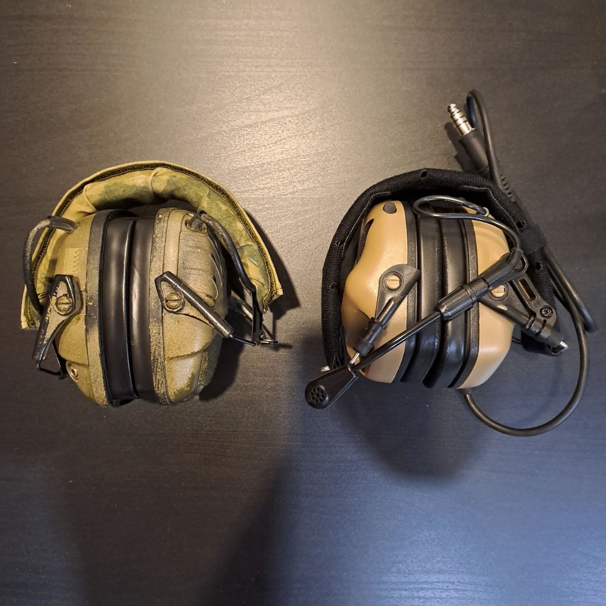 Слева - Howard, справа - EARMOR