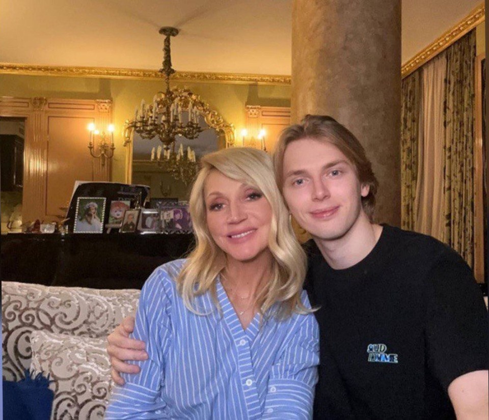    Дени стал реже общаться с живущей в США Кристиной Орбакайте. Фото: соцсети.