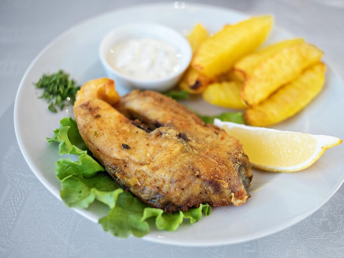    Жареный осетр© РИА Новости / Валерий Мельников