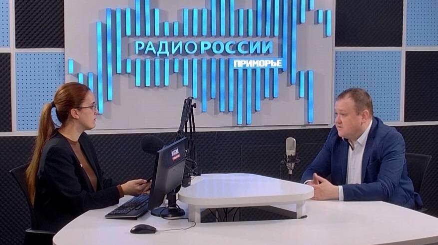  Виктория Шандыбина и Филипп Шутов в медиастудии ГТРК "Владивосток"