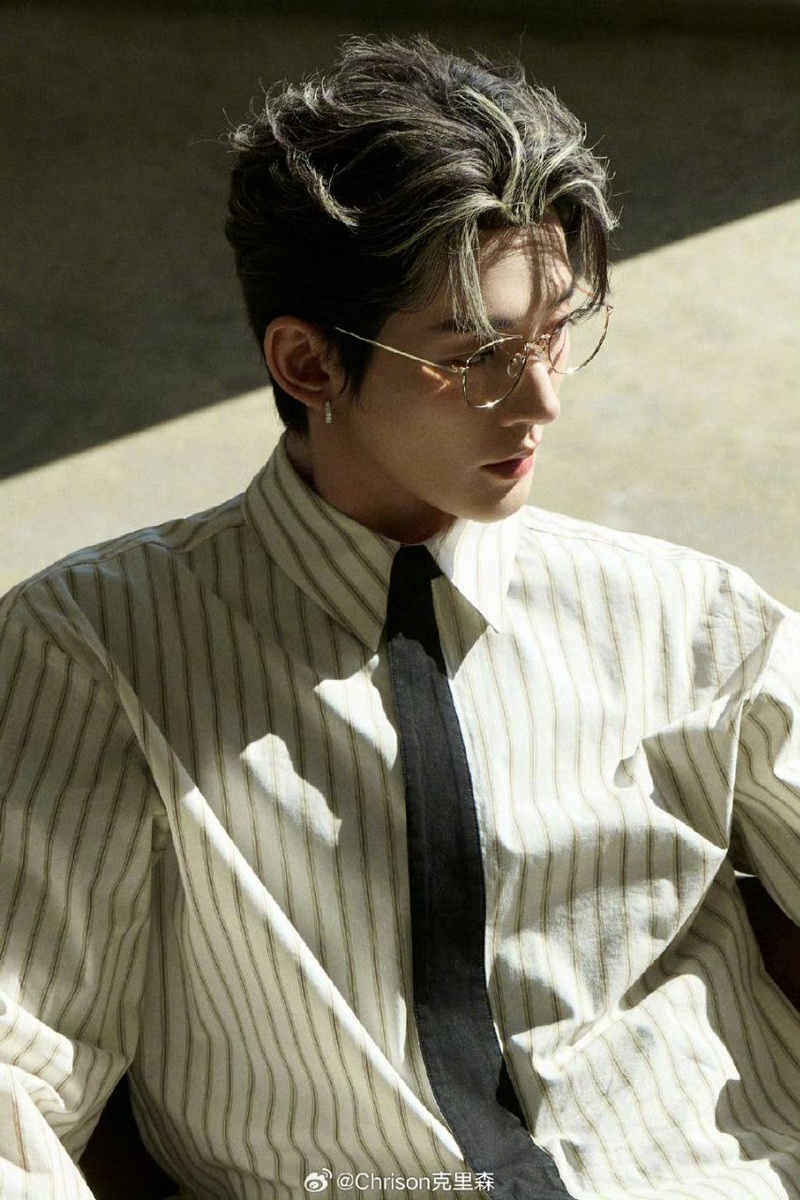 Актёр Дэн Вэй, листайте галерею