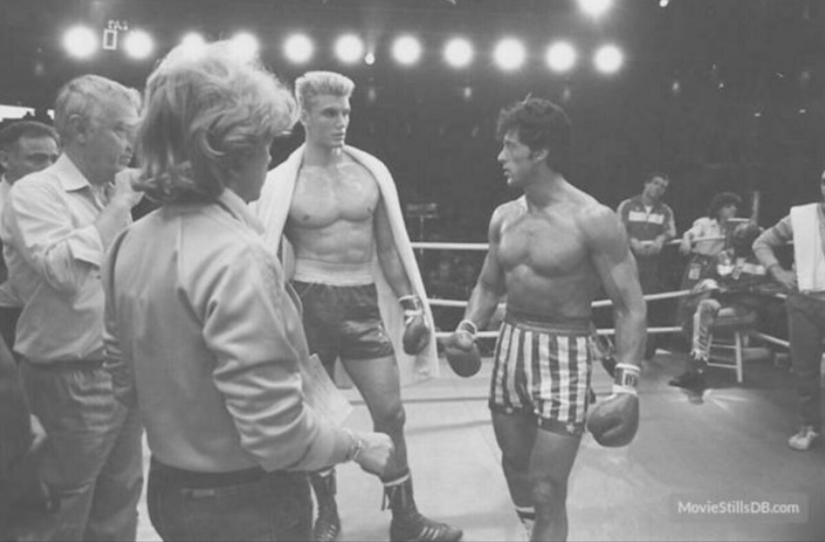 На съёмках Рокки 4. После удара Лудгрена, Сталлоне провел 9 дней в больнице.