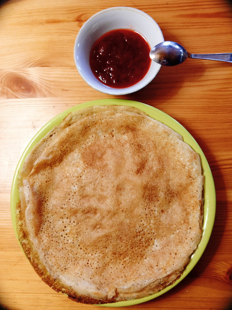 Блинчики с клубничным вареньем. 😋