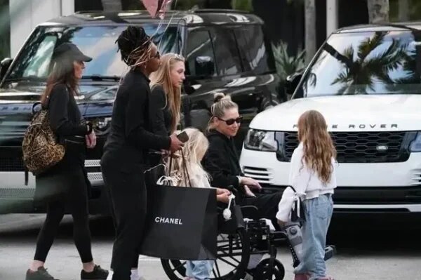    Анна Курникова на инвалидном кресле, фото: соцсети