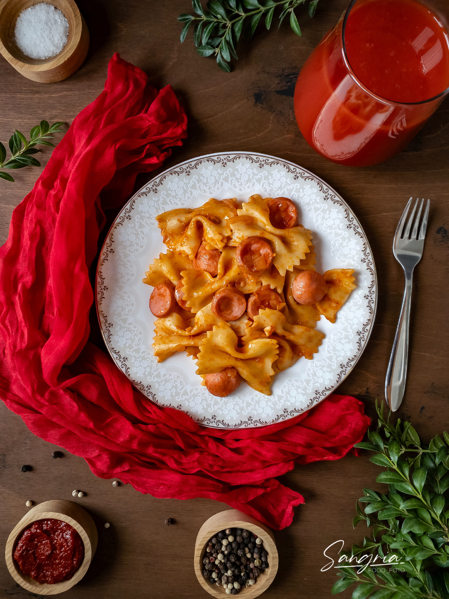 Макароны с сосками 