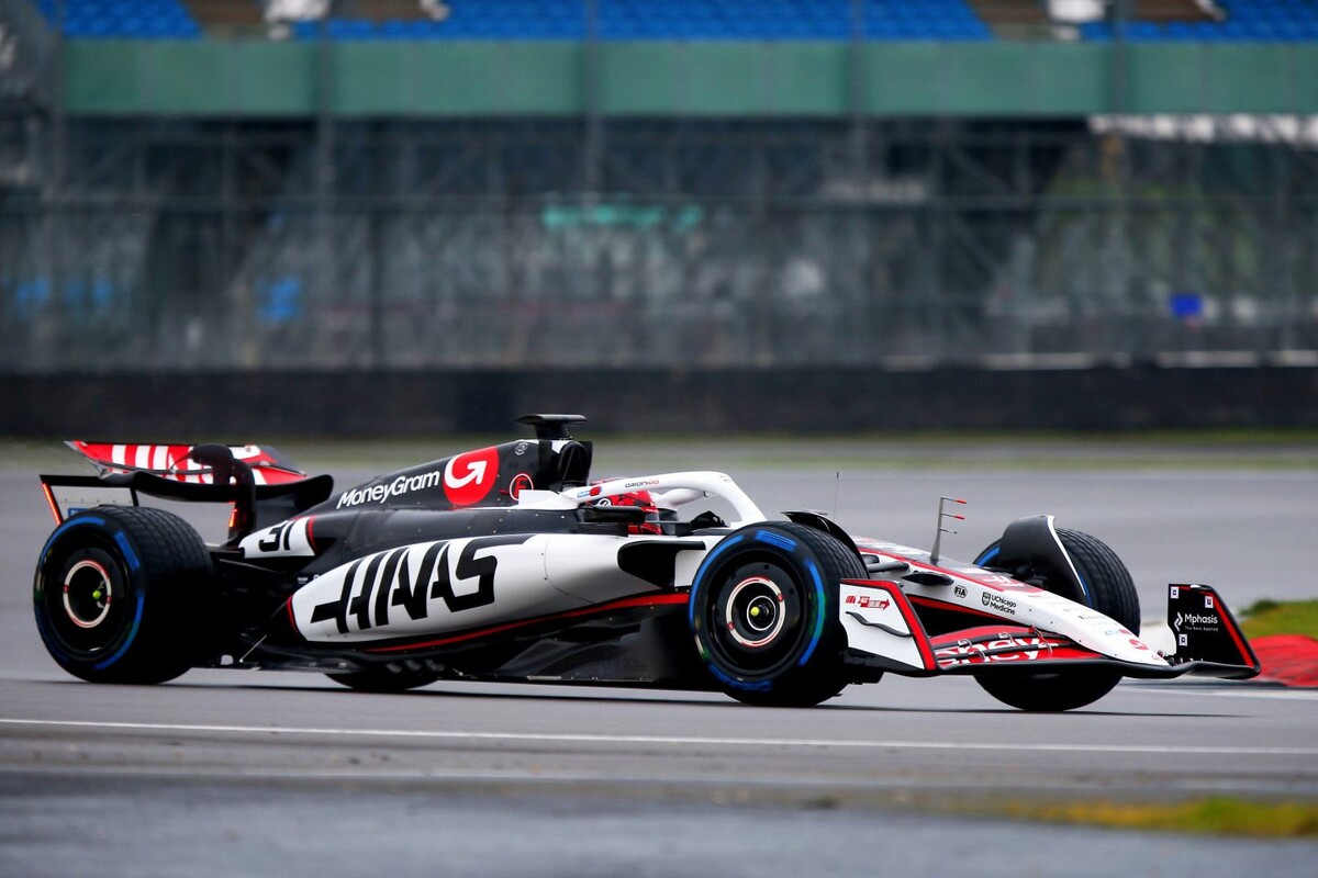    Haas VF-25 на трассеФото: Соцсети