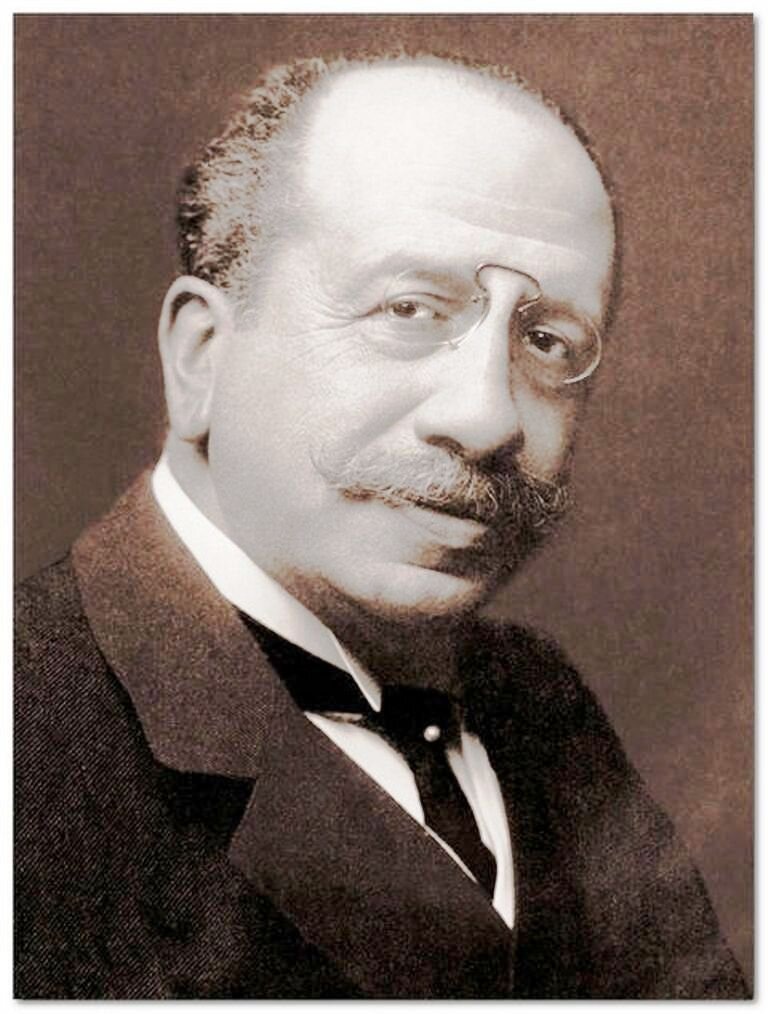 Альберт Баллин (15 августа 1857— 9 ноября 1918) — немецкий предприниматель, президент судоходной компании «Гамбург-Америка лайн» (Hamburg Amerika Linie − HAPAG).