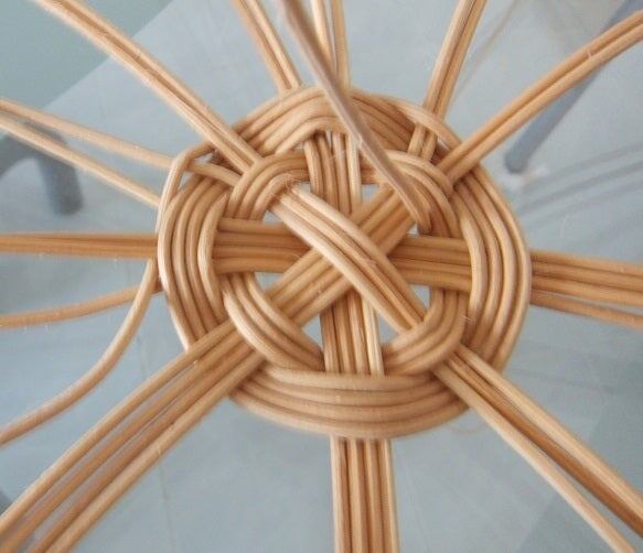 Плетение из ротанга. Узел "морское ушко"