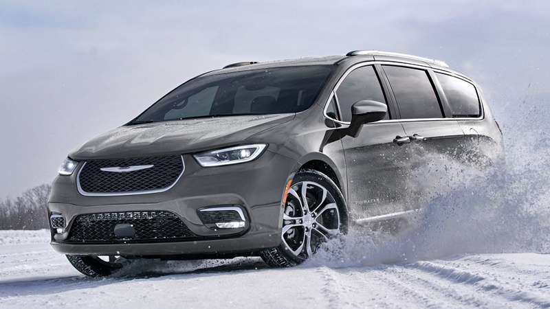 На сегодняшний день в линейке Chrysler остались одни минивэны