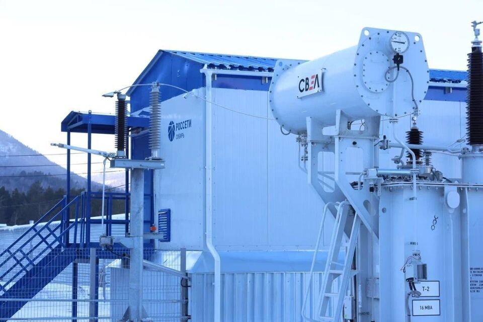    Осмотр новой подстанции 110 кВ "Озерная" в Республике Алтай. Источник: Телеграм-канал главы Республики Алтай Андрея Турчака