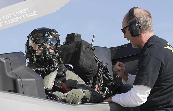 Виртуальный шлем./ Фото: theaviationist.com
