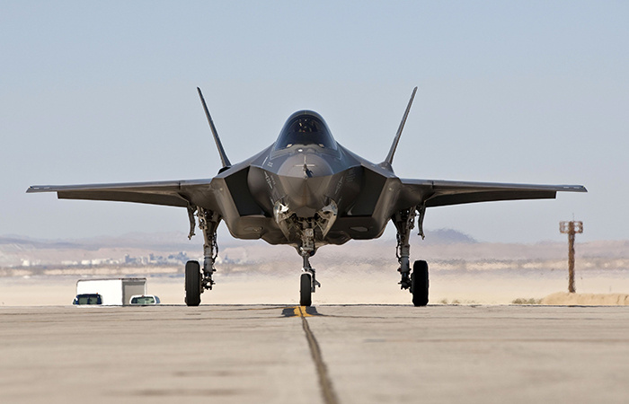 F-35 на лётном поле./ Фото: pinterest.com