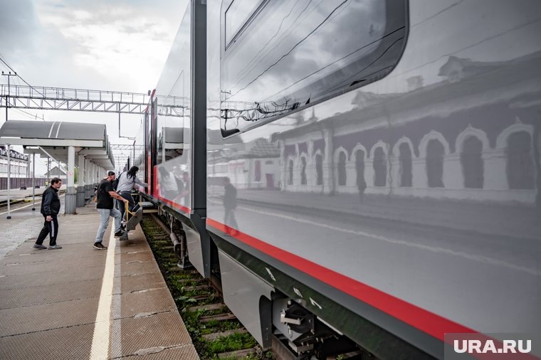    В РЖД закупят и направят в регионы 37 новых составов для пригородных поездов