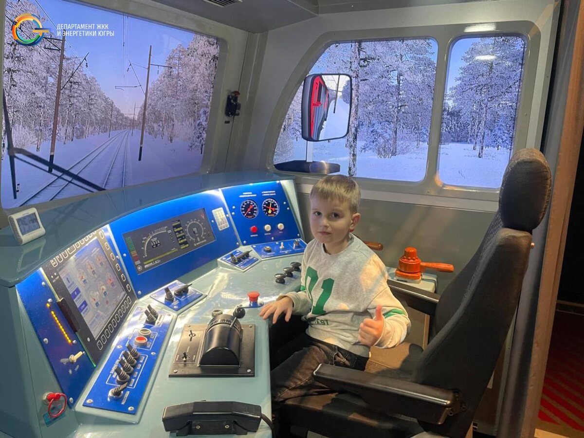    Чиновник из правительства Югры исполнил мечту первоклассника из Макеевки