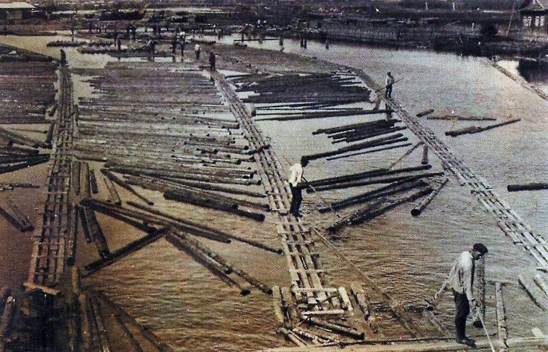 Фотография из статьи к 50-летию Белозерского леспромхоза. Источник – группа «Белозерская старина»