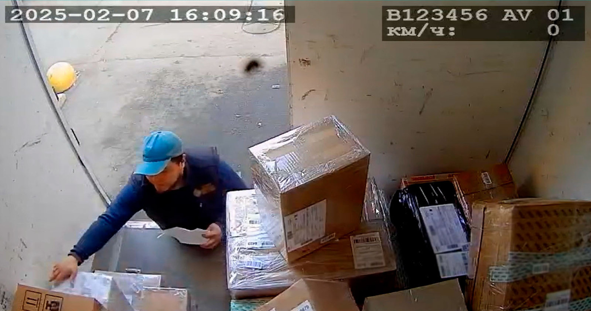 Камера видеонаблюдения NSCAR в кузове грузового автомобиля