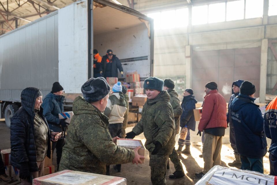   Отправка гуманитарного груза в зону спецоперации . Источник: Елизавета Бучнева