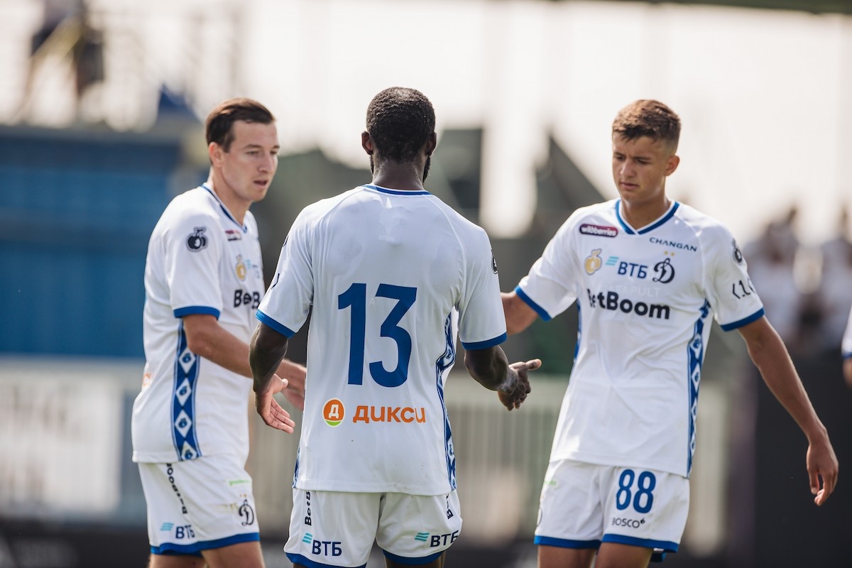 Денис Макаров, Николя Нгамалё и Виктор Окишор