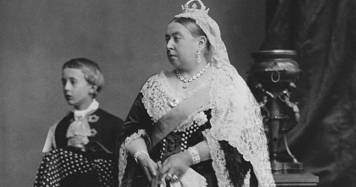 Артур Понсонби в юности и королева Виктория (фото из Википедии)