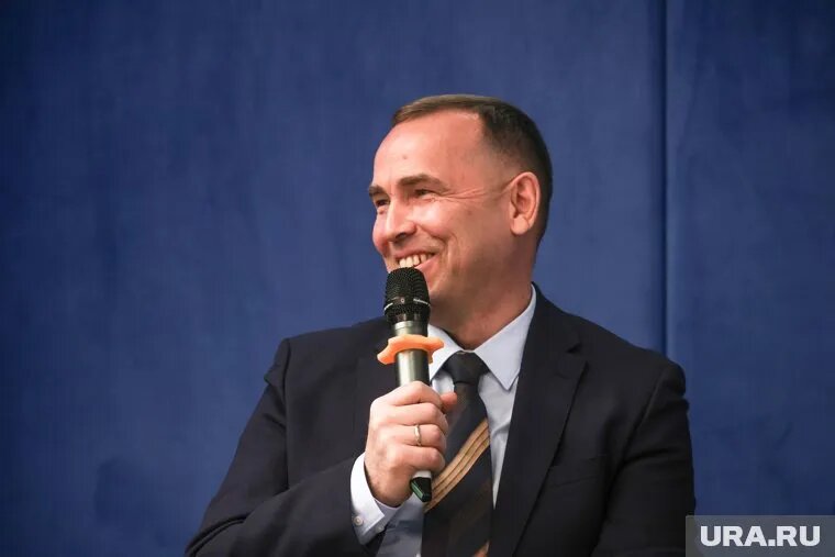 Шумков пошутил, что накануне 8 марта статистика преступлений радует, а к 23 февраля — не очень. Фото: Владимир Андреев © URA.RU