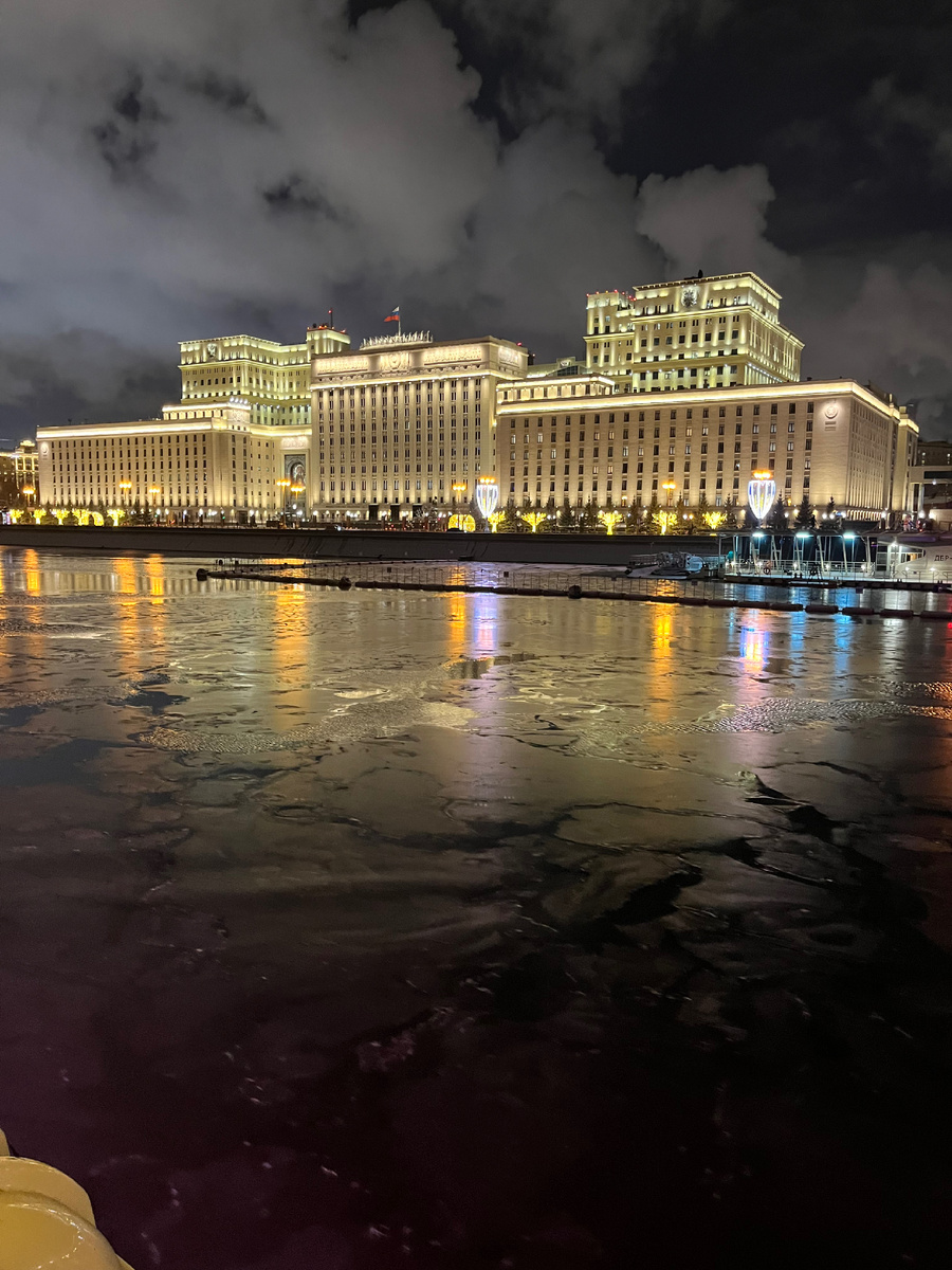 Москва красивая, но в ней приходится выживать все В Москву 