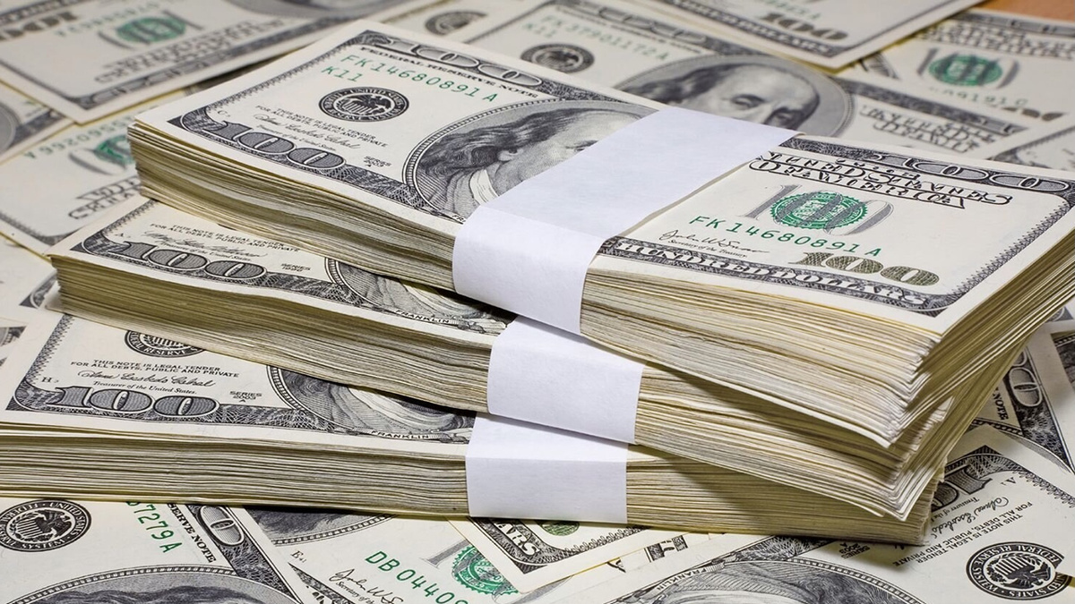 Игорь Бельских считает, что к лету курс может вернуться к уровням 100-110 рублей за доллар