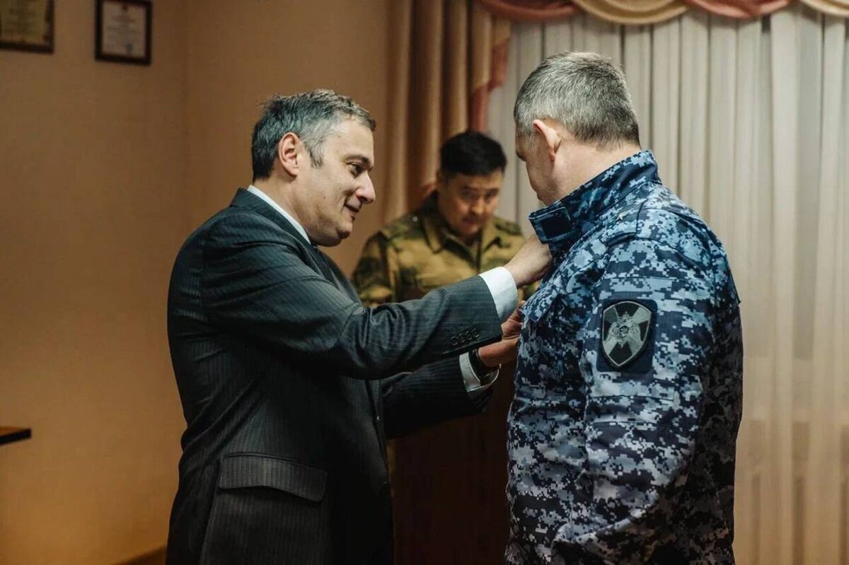    45 наград врио губернатора Курской области вручил бойцам Росгвардии