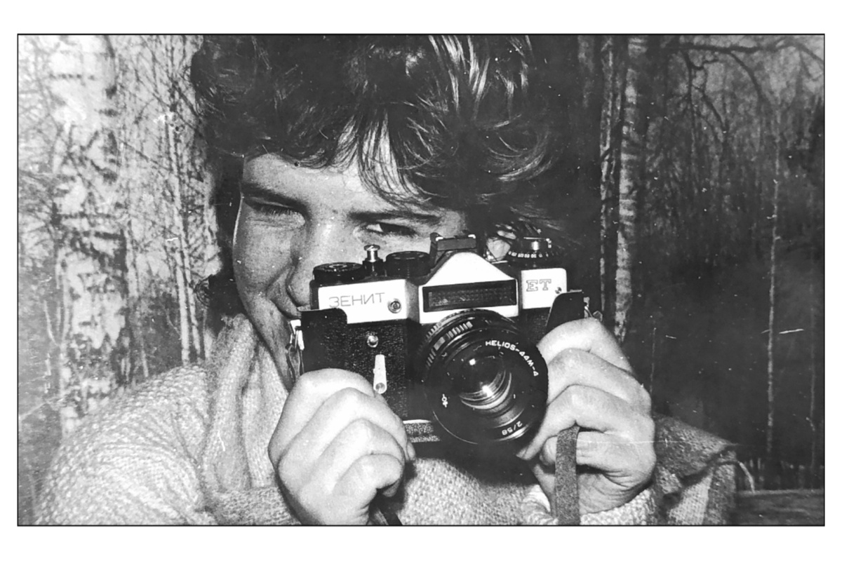 Таня. Балуемся на занятиях в училище (1990 год); фотобатл - как сейчас бы сказали.