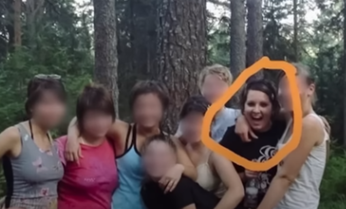 Фото Натальи с друзьями: открытые источники