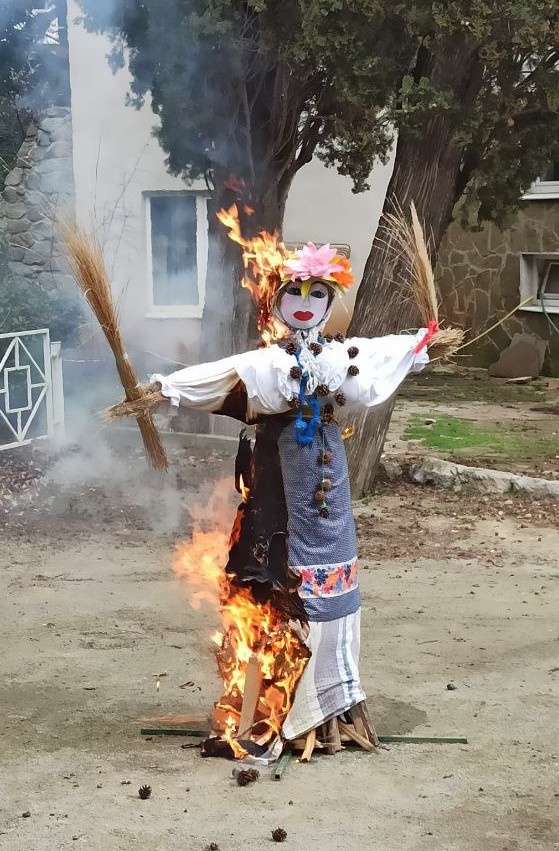 Чучело Масленицы традиционно сжигают