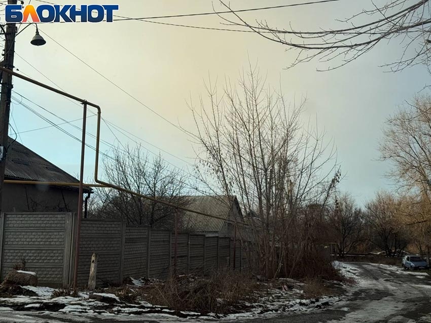 Формально освещения на улице нет, хотя фонари были Фото: «Блокнот Донецк»