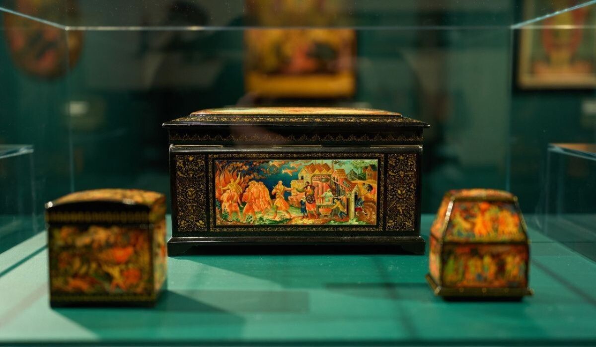     Выставка «Формы и образы. Лаки». Источник: ГМВЦ РОСИЗО Автор фото: РОСИЗО