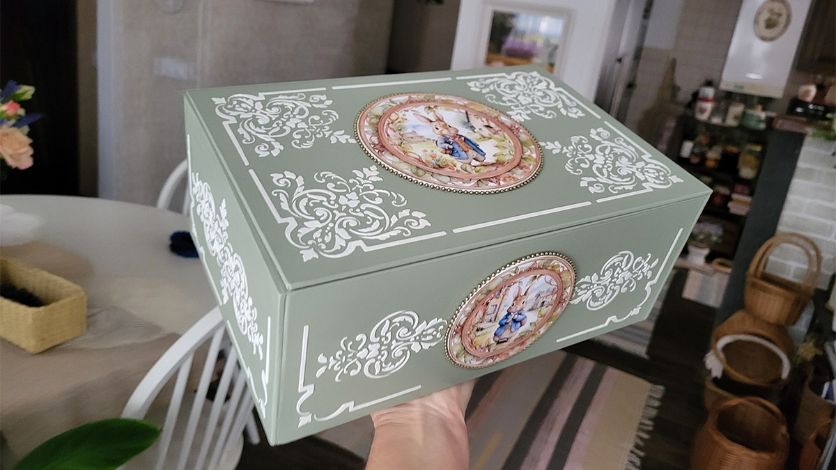 Эту коробочку я сделала самой первой, про нее есть подробное видео.