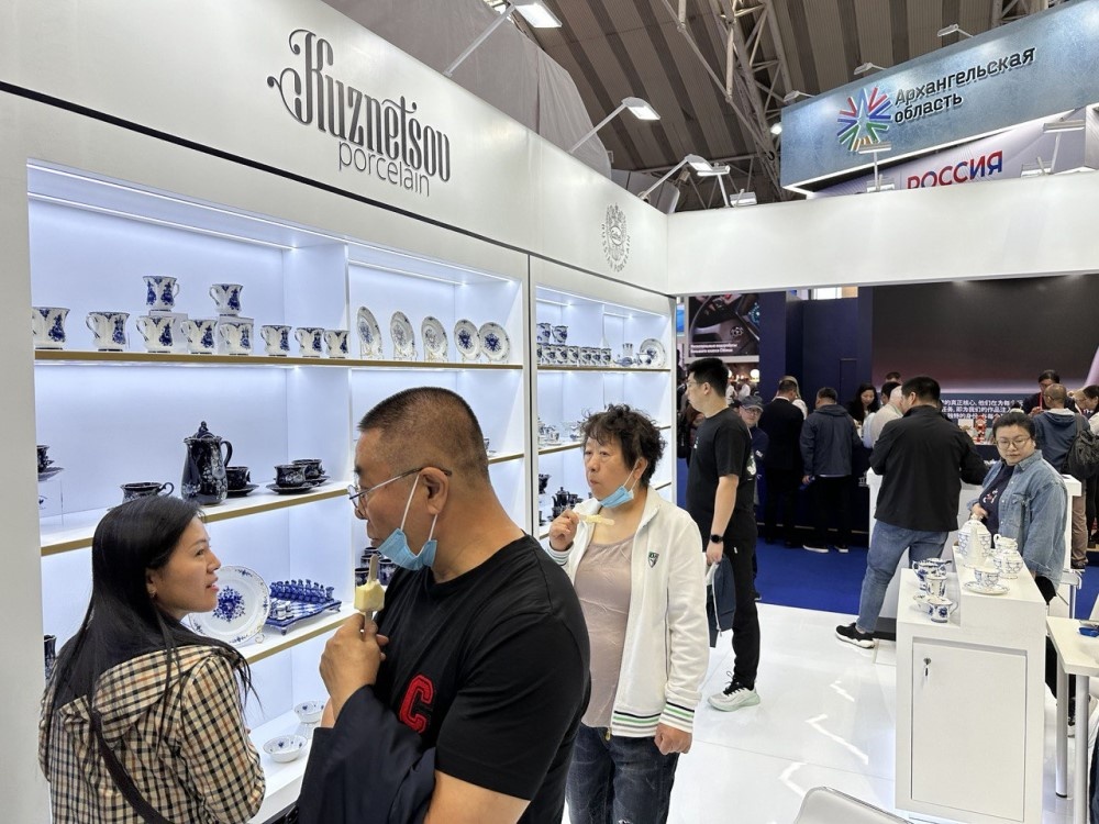 Экспозиция Объединения "Гжель" на Российско-Китайском ЭКСПО, которое проходило в мае 2024 года Харбине