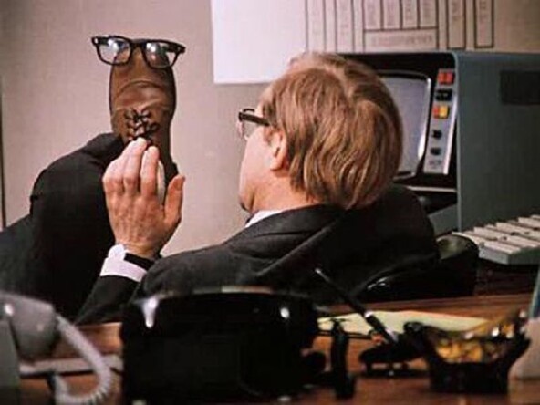 Эпизод с бурной обратной связью из фильма «Служебный роман»