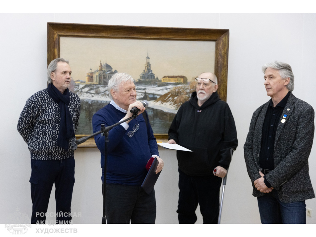 Академик РАХ В.А. Глухов на церемонии открытия выставки произведений Юрия Орлова в залах Российской академии художеств (Москва, Пречистенка, 21). Фото: Виктор Берёзкин, пресс-служба РАХ. 2025.