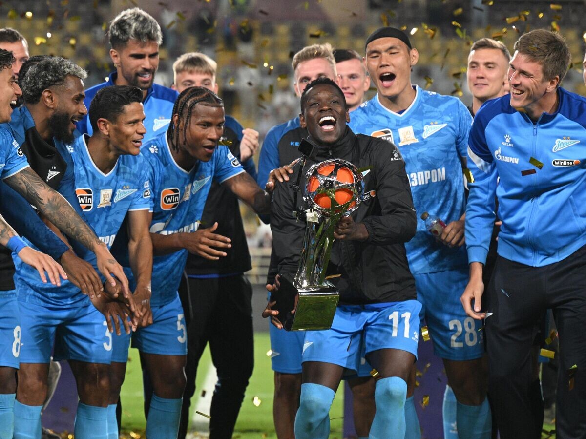    Чествование "Зенита" - победителя Зимнего кубка РПЛ© РИА Новости / Рамиль Ситдиков