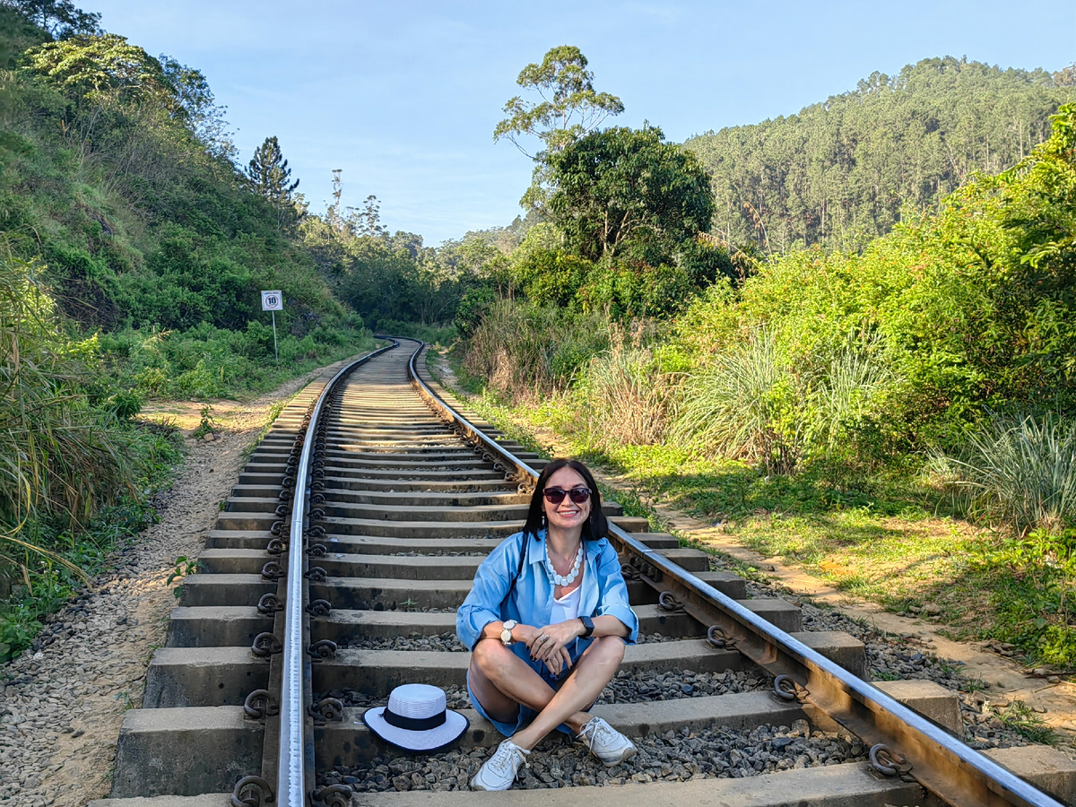 Посидеть на шпалах — святое дело 😊