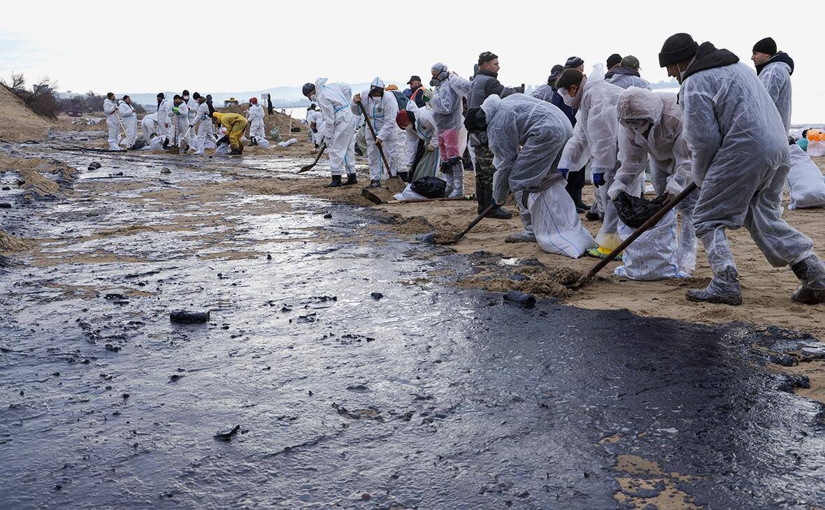 Анапа черное море что случилось фото Разлив мазута в Анапе обвалил спрос на летние туры почти в восемь раз. Российски
