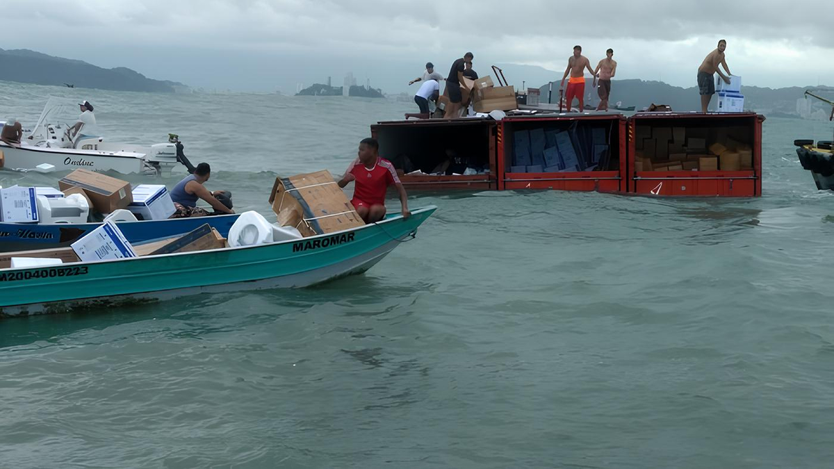 Сомалийские пираты крадут ценный круз с судна