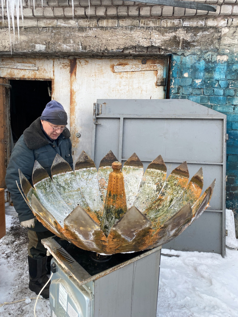    Дядя Коля отремонтирует знаменитый фонтан на лыжной трассе в ПетрозаводскеЗимние фонтаны Петрозаводск