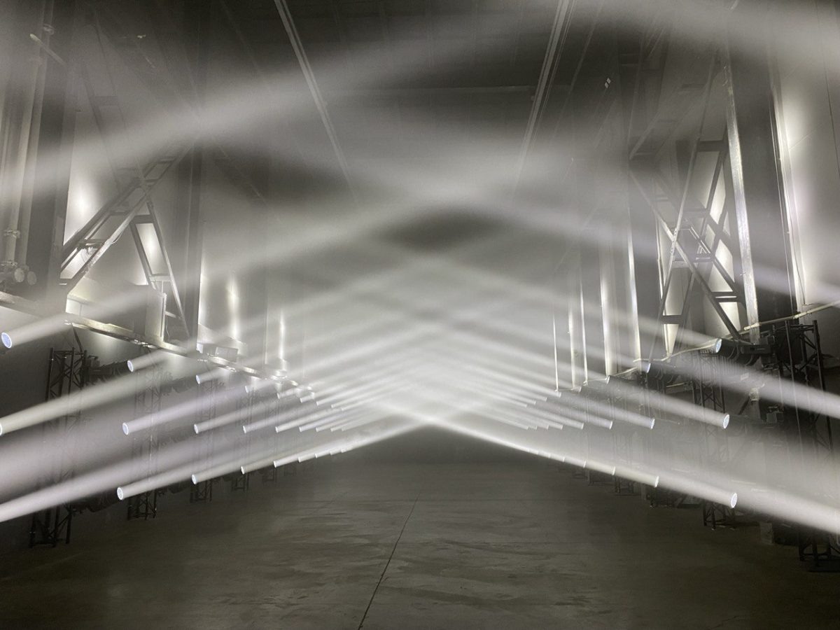    Экспозиция предлагает зрителям ощутить многогранную силу света